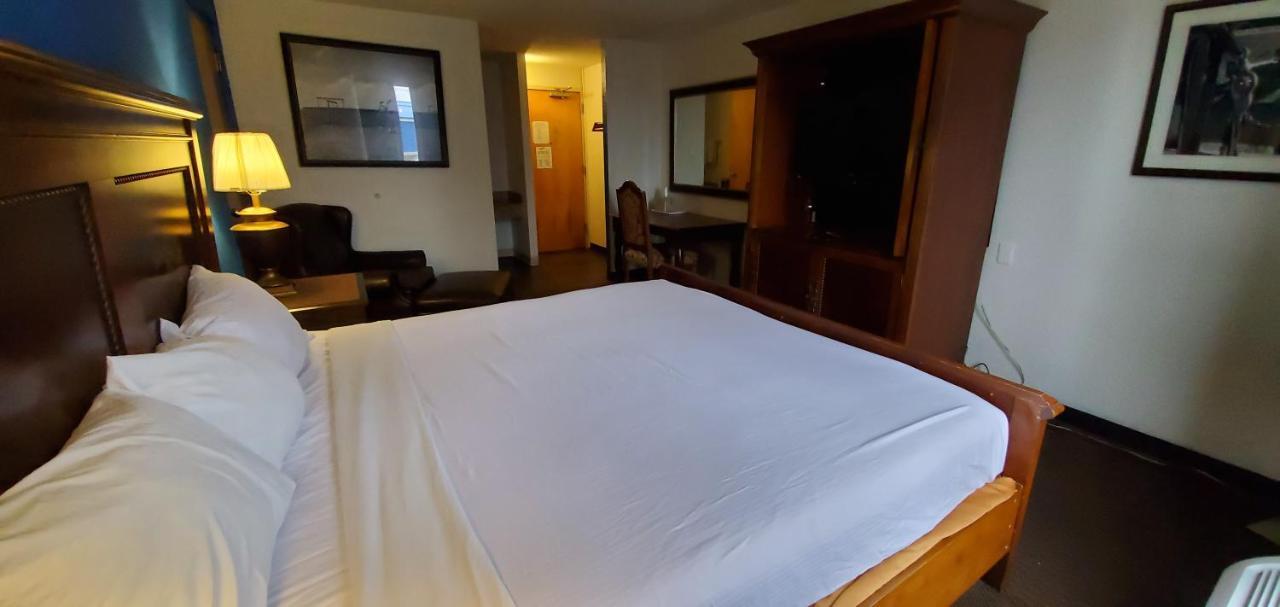 Hotel Fairbridge Express South